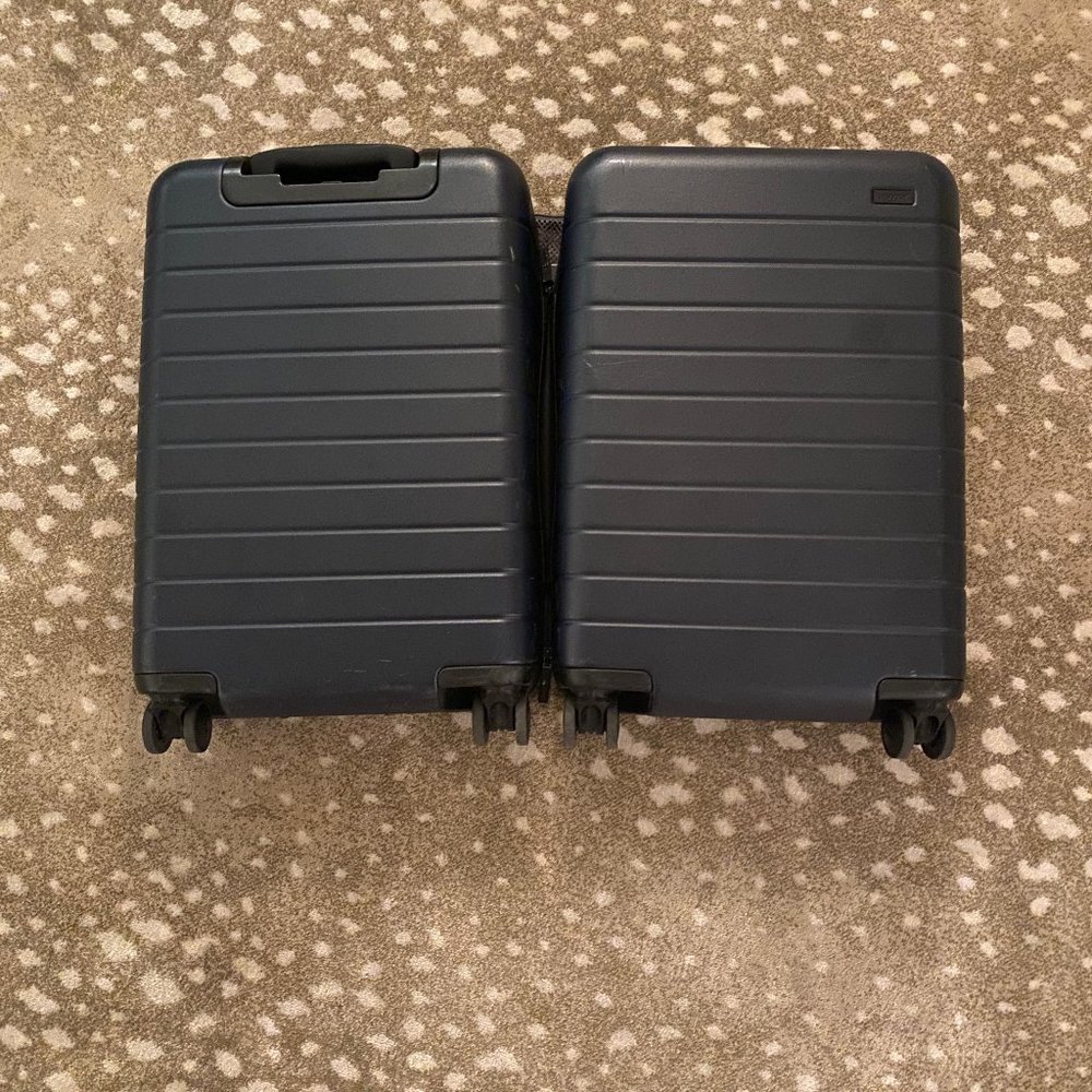 Good Condition - Away Bigger Carry On